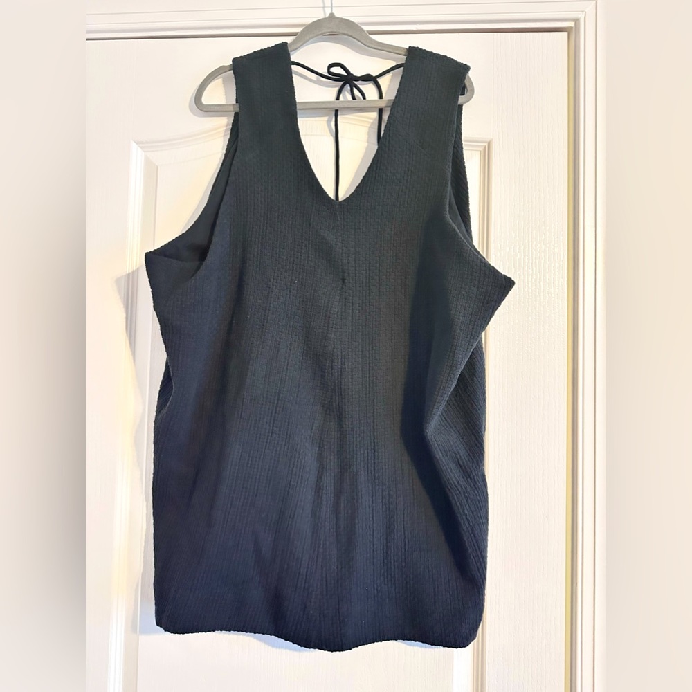 Free People Kia waffle sleeves mini dress size L, NWOT. V neck line,